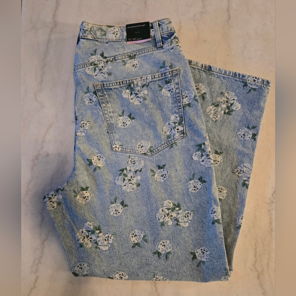 Size 17 NWT Women's 90's Relaxed Straight Jeans - Wild Fable - Light Blue Floral - Picture 7 of 11